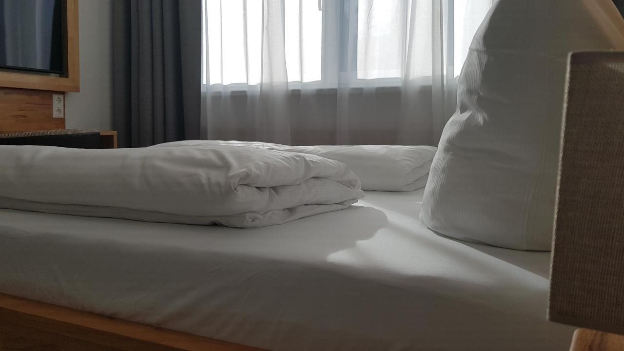 Hb 32 Metzingen Hotel Metzingen  Ngoại thất bức ảnh