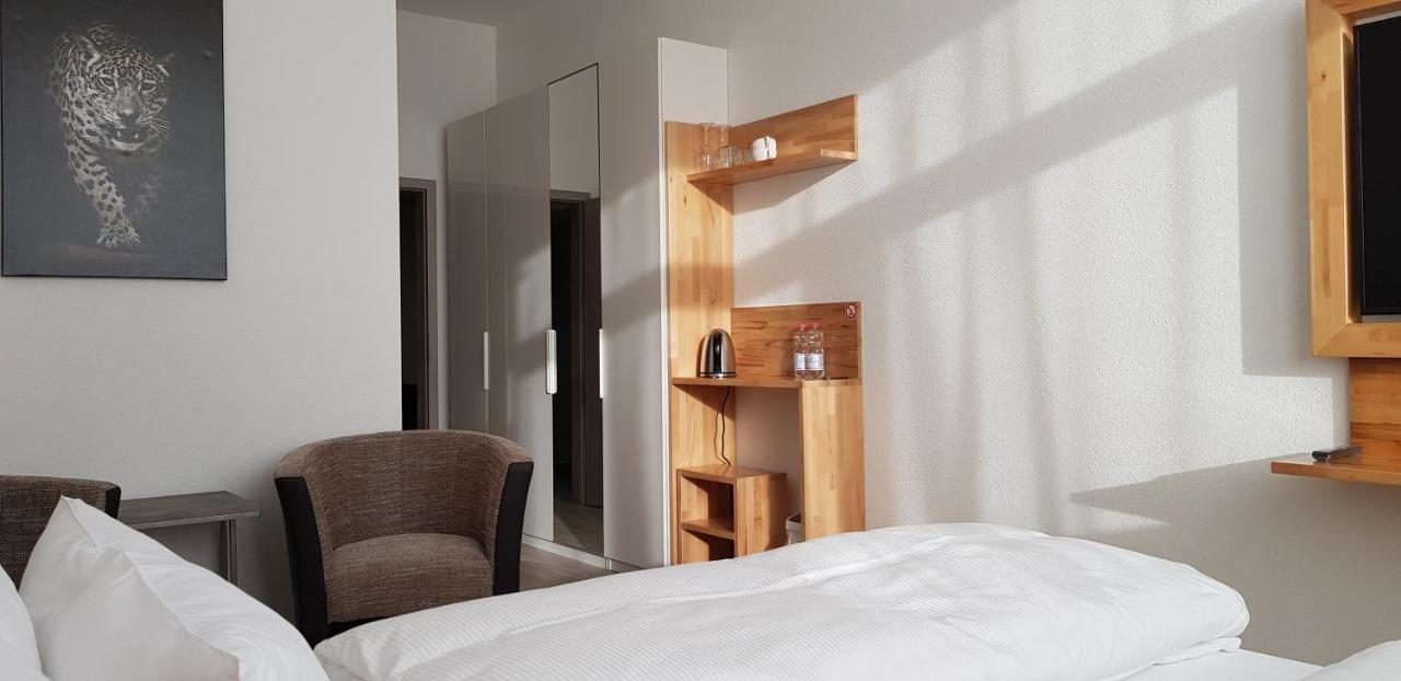 Hb 32 Metzingen Hotel Metzingen  Ngoại thất bức ảnh